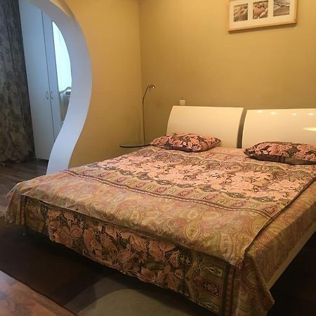 Hotel Service Predslava On Antonovicha Street Киев Екстериор снимка