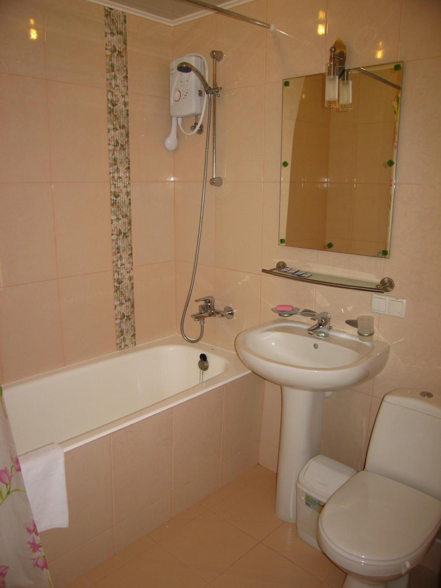 Hotel Service Predslava On Antonovicha Street Киев Екстериор снимка