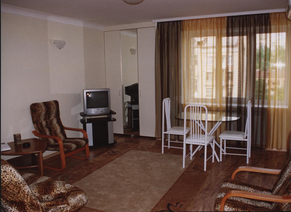 Hotel Service Predslava On Antonovicha Street Киев Стая снимка