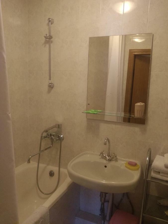 Hotel Service Predslava On Antonovicha Street Киев Екстериор снимка