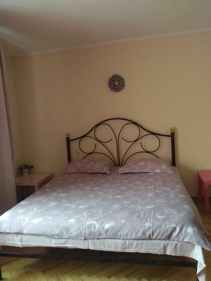 Hotel Service Predslava On Antonovicha Street Киев Екстериор снимка